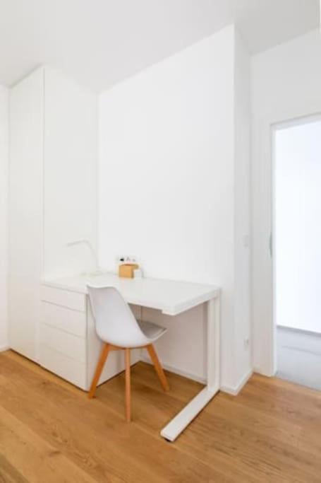 Wonderful Two Bedroom Apartment At Limpertsberg With Parking, Near Tram ลักเซมเบิร์ก ภายนอก รูปภาพ